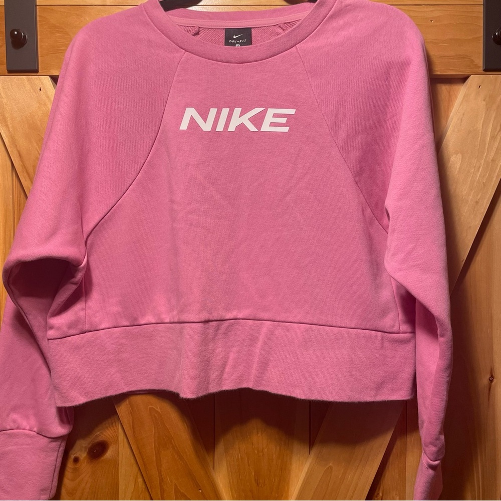 Nike Women’s Pink Crewneck cropped Sweatshirt, size medium